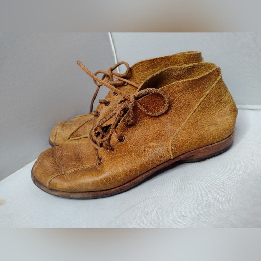 Shoes - Picture 4 of 8